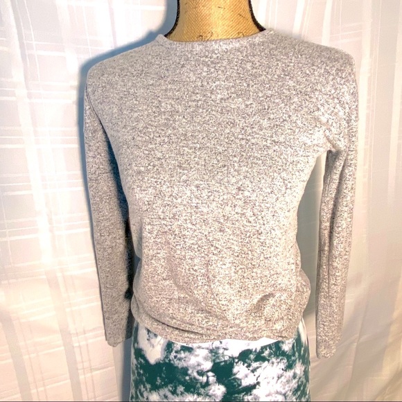 Gap kids Lg or Women’s Sm/Med gray top - Picture 8 of 8